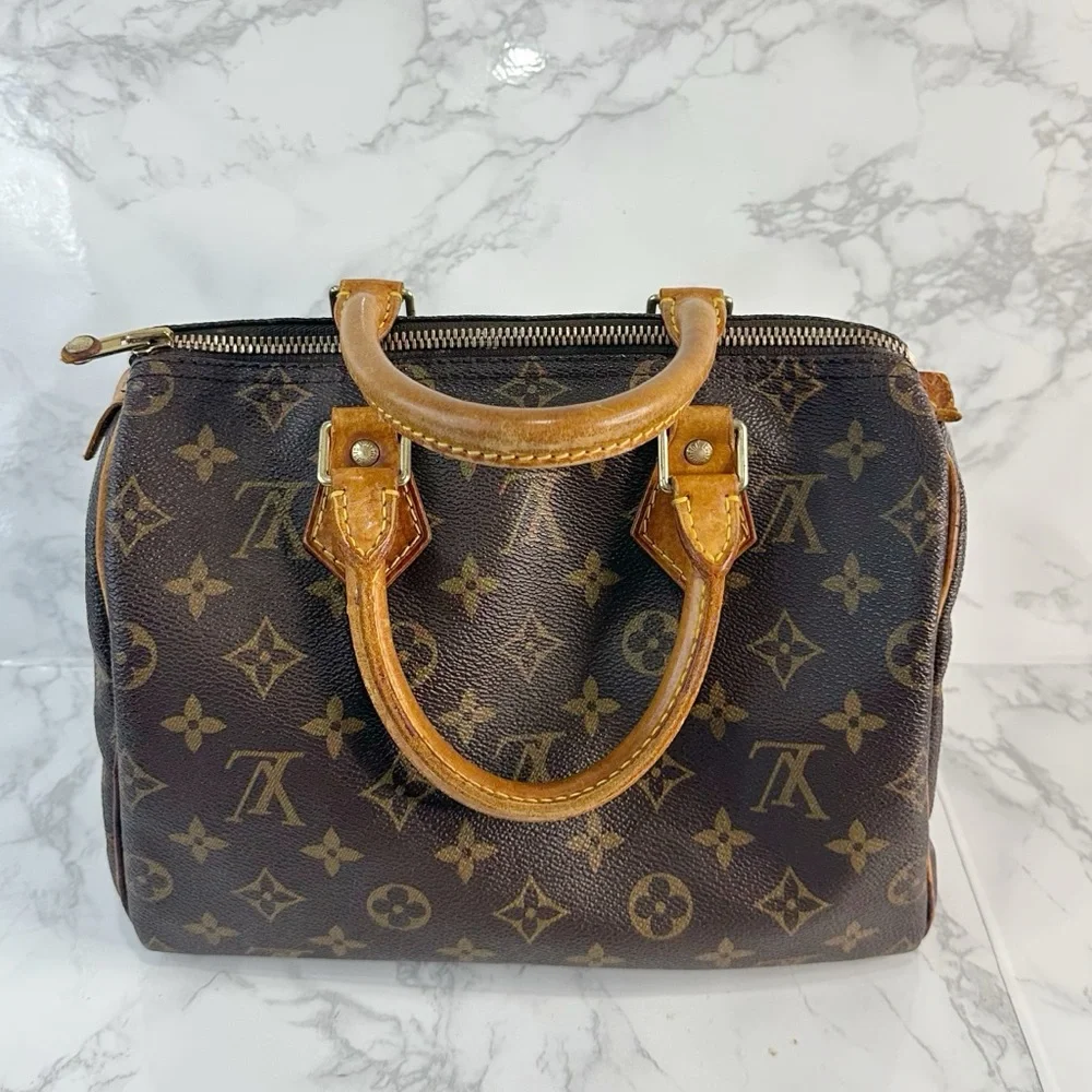 Louis Vuitton Speedy 25 Monogram Handbag - Picture 4 of 16